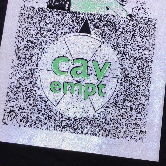 Cavermpt Black Ss Green Figure Reflective Abstract Print - Picture 6 of 16